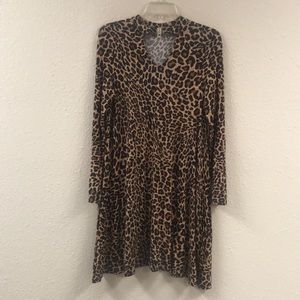 Pomelo Leopard Print Long Sleeve V Neck Dress